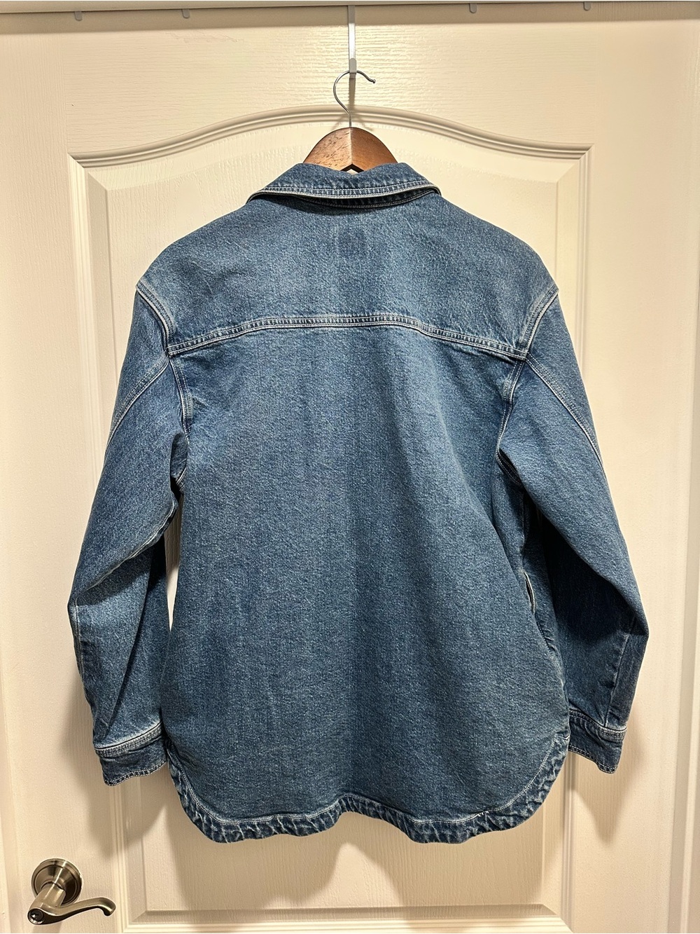 Vintage Women’s Lee Denim Buttoned Shirt Jacket w/ Unique Front Pockets, Size M - Picture 2 of 15